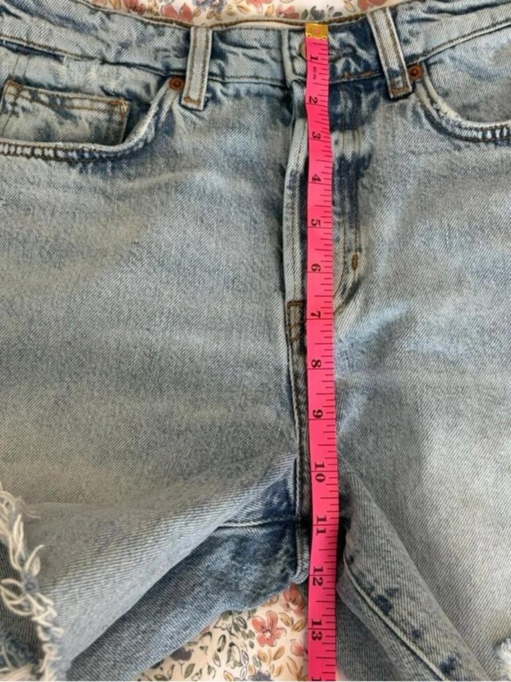 Reformation Raye Mid Rise 6” Jean Shorts - Picture 9 of 10